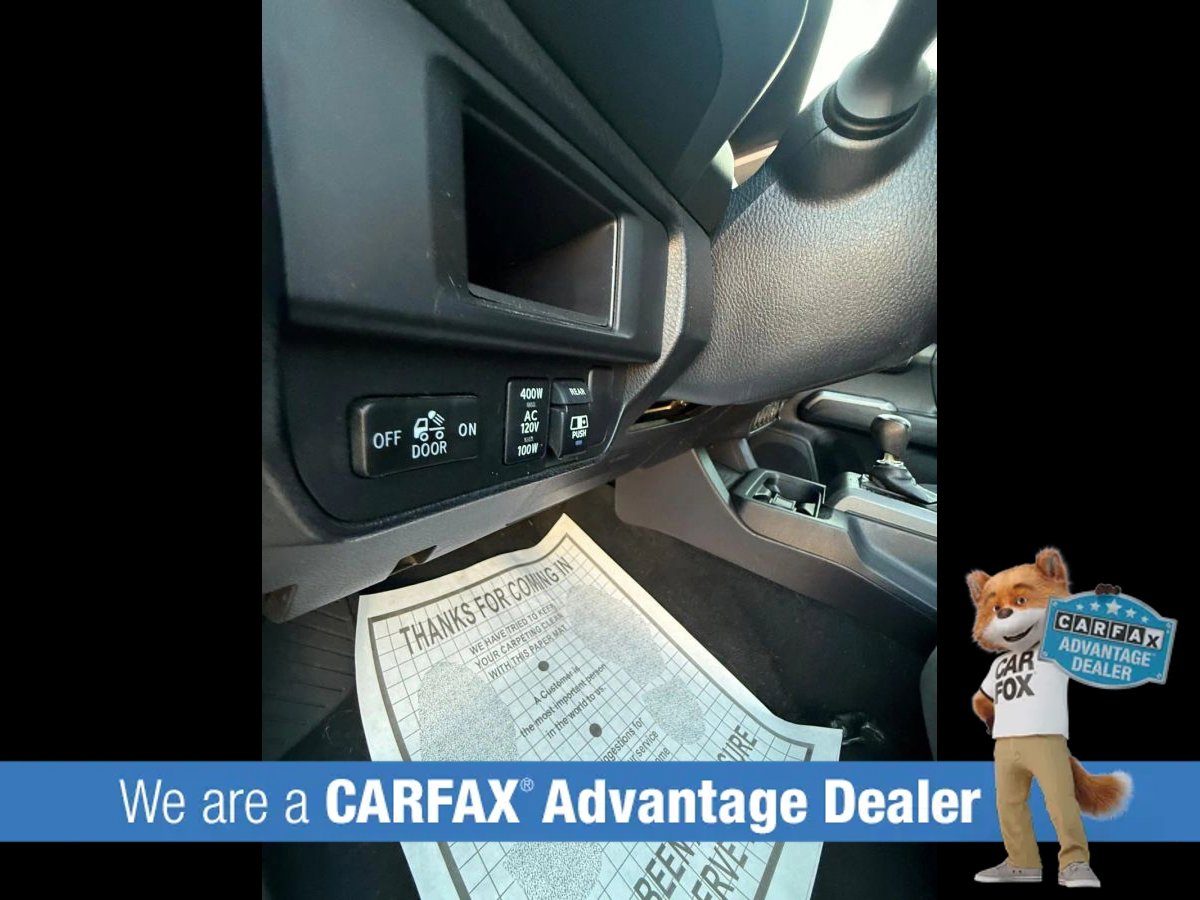 Used 2017 Toyota Tacoma TRD Off-Road w/ Premium & Technology Package image 55