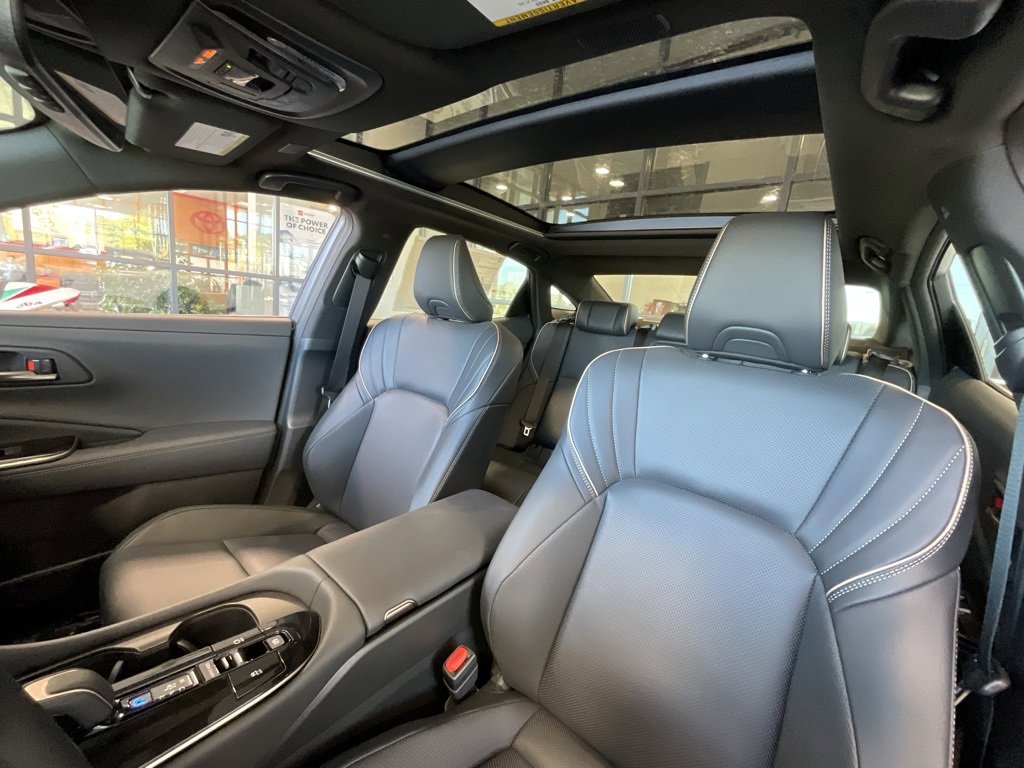 New 2026 Toyota Crown Platinum image 9