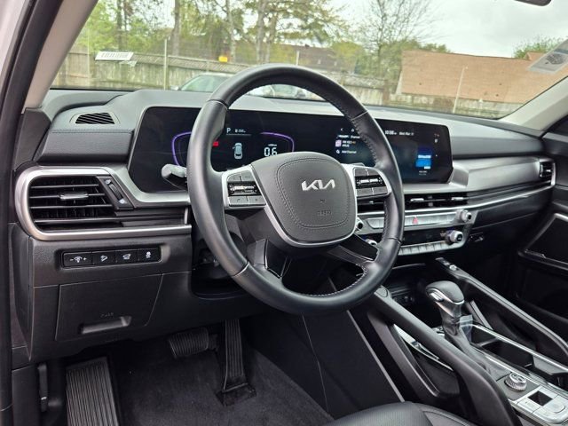 Used 2025 Kia Telluride S image 15