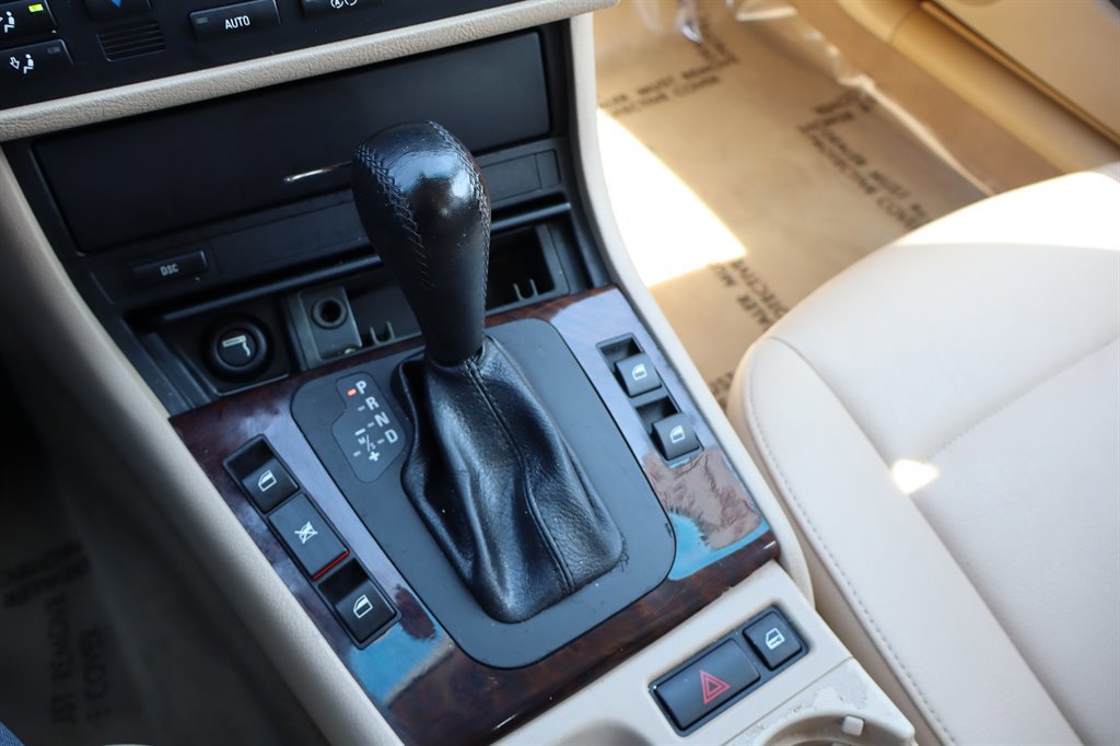 Used 2004 BMW 325i Sedan image 24