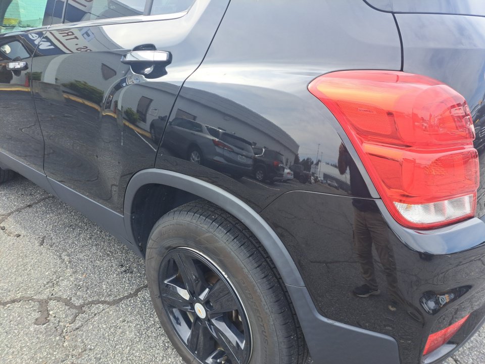 Used 2019 Chevrolet Trax LT w/ LT Convenience Package AWD/4WD image 17