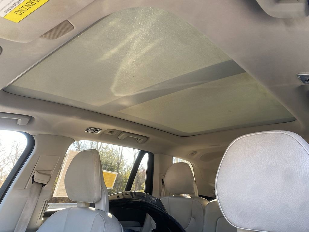 Used 2017 Volvo XC90 T6 Momentum w/ Vision Package image 24