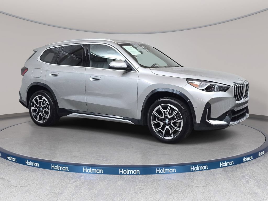 Used 2025 BMW X1 xDrive28i w/ Premium Package AWD/4WD image 4