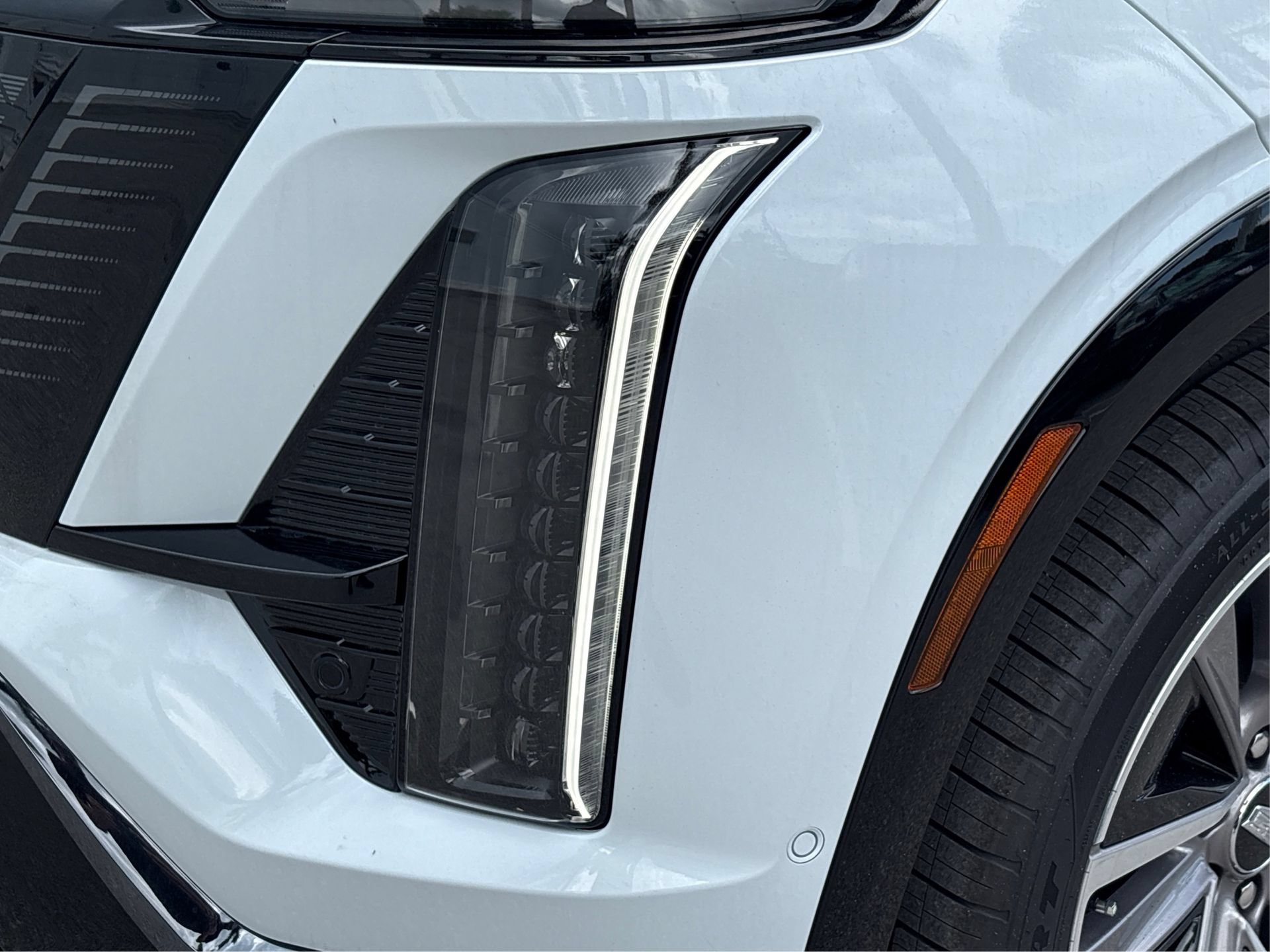 New 2027 Cadillac Vistiq Sport AWD/4WD image 14