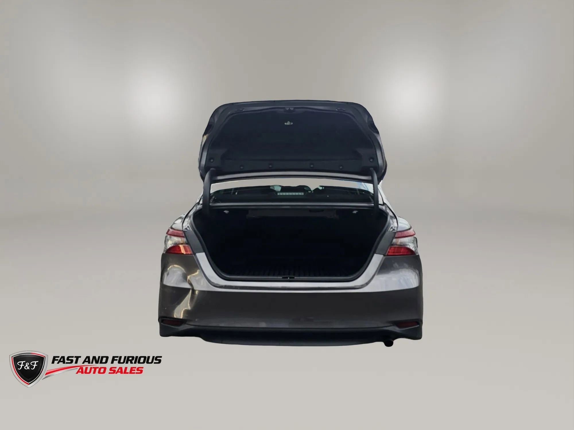 Used 2023 Toyota Camry LE FWD image 8