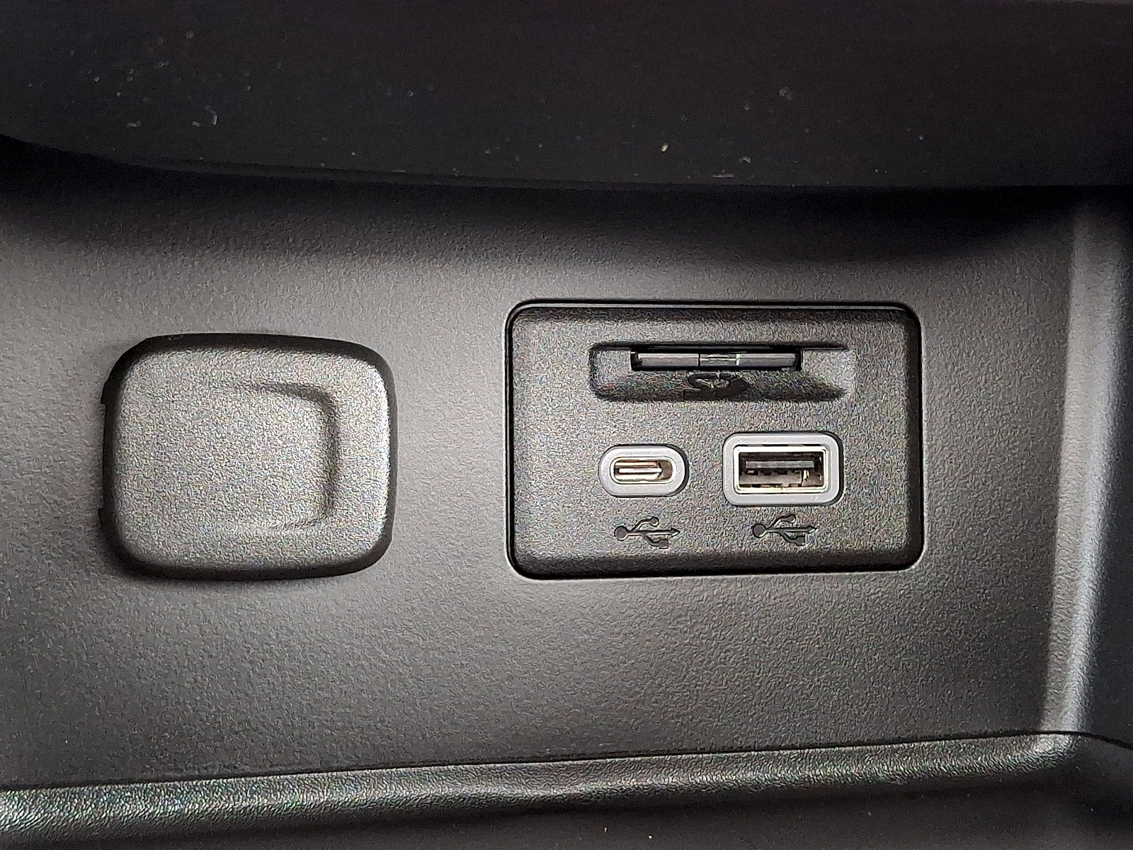 Used 2022 GMC Acadia SLT w/ Elevation Edition image 29