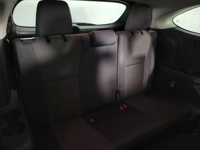 Used 2024 Toyota Highlander LE FWD image 17