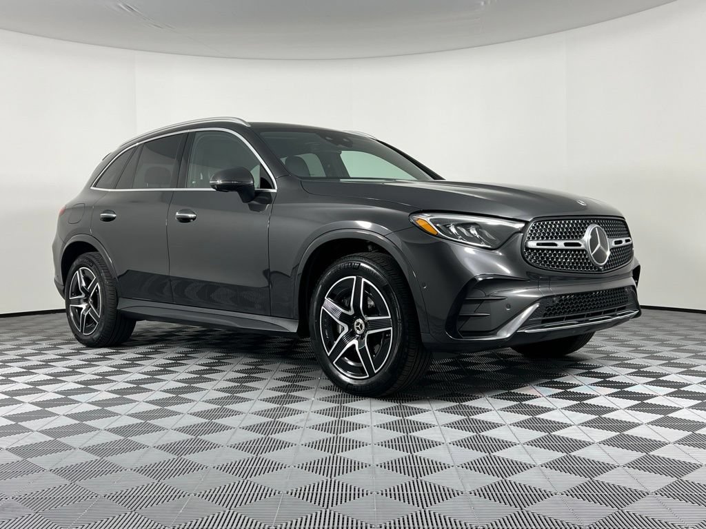Certified 2025 Mercedes-Benz GLC 300 4MATIC image 3