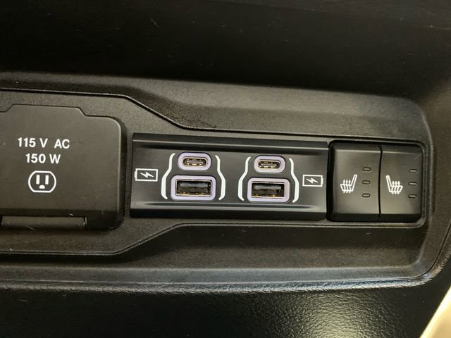 Used 2023 Jeep Grand Cherokee Limited w/ Luxury Tech Group II image 17