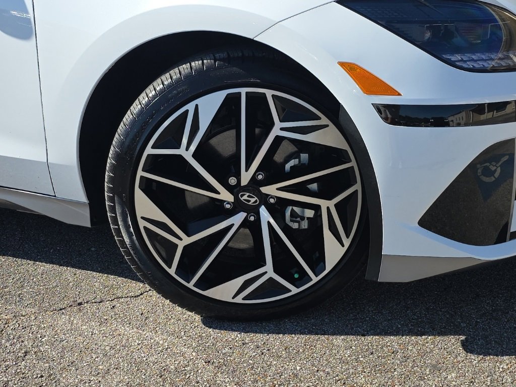 Certified 2025 Hyundai Ioniq 6 SEL image 11