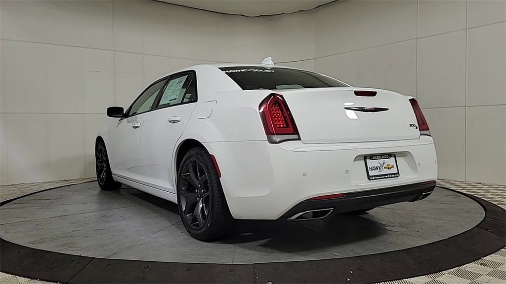 Used 2023 Chrysler 300 S image 6