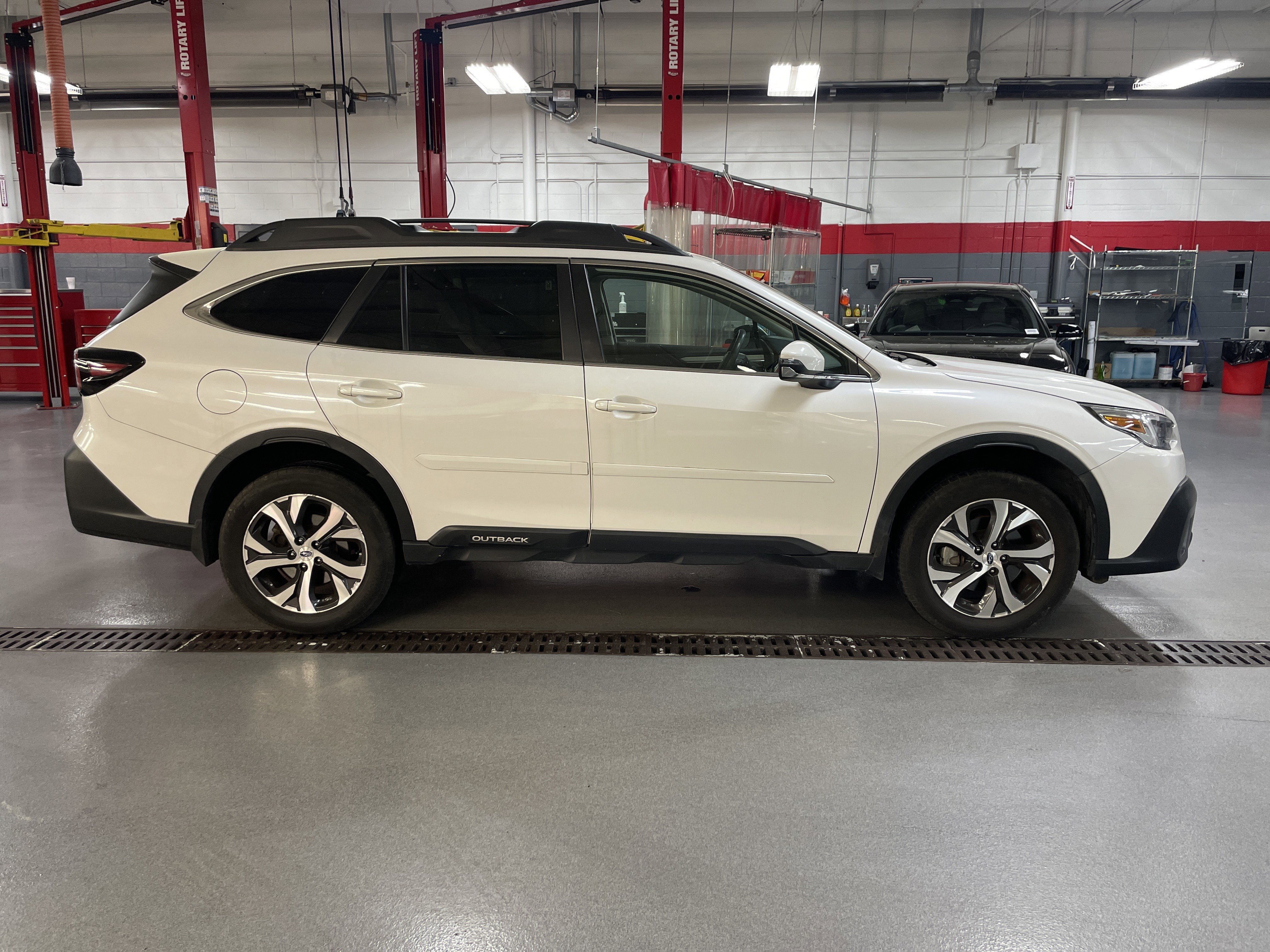 Used 2022 Subaru Outback Limited XT w/ Popular Package #2 image 28