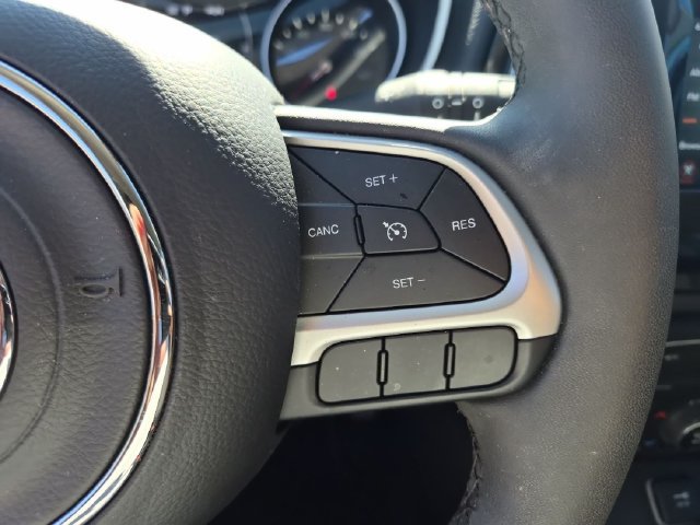 Used 2021 Jeep Compass Latitude FWD image 18