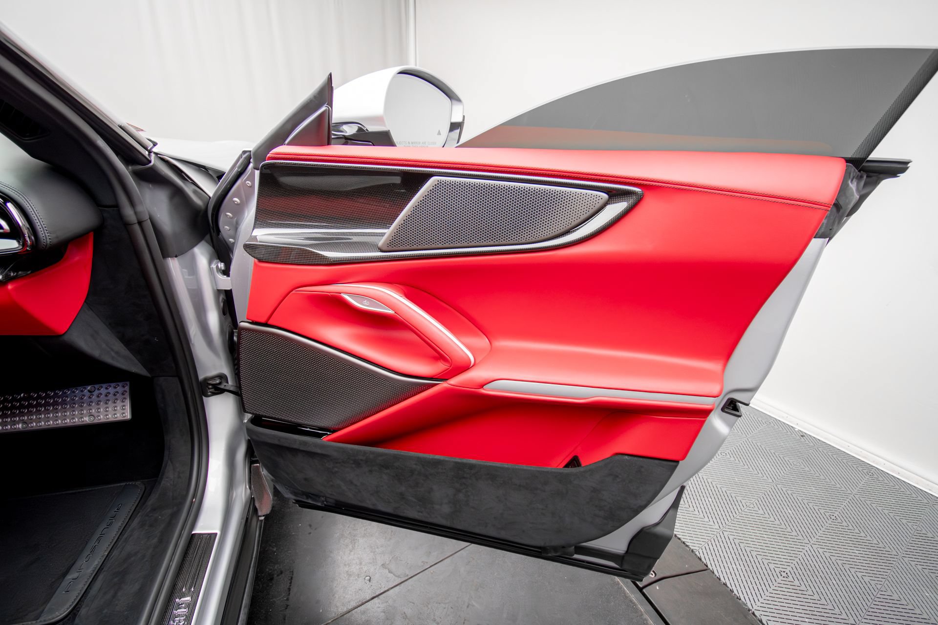 Used 2025 Ferrari Purosangue AWD/4WD image 40