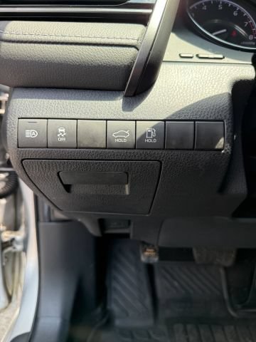 Used 2020 Toyota Camry SE FWD image 34