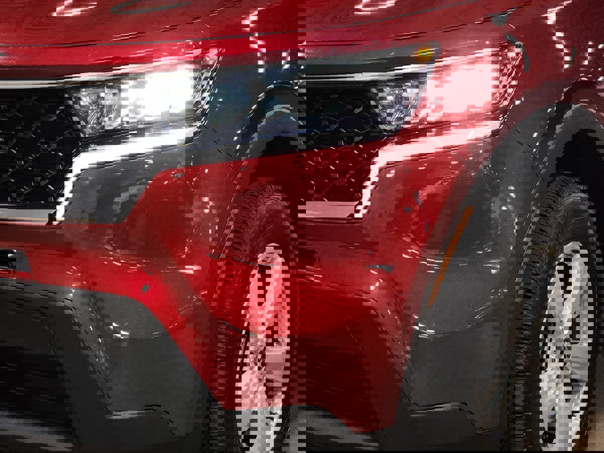 Used 2023 Kia Sorento LX image 14