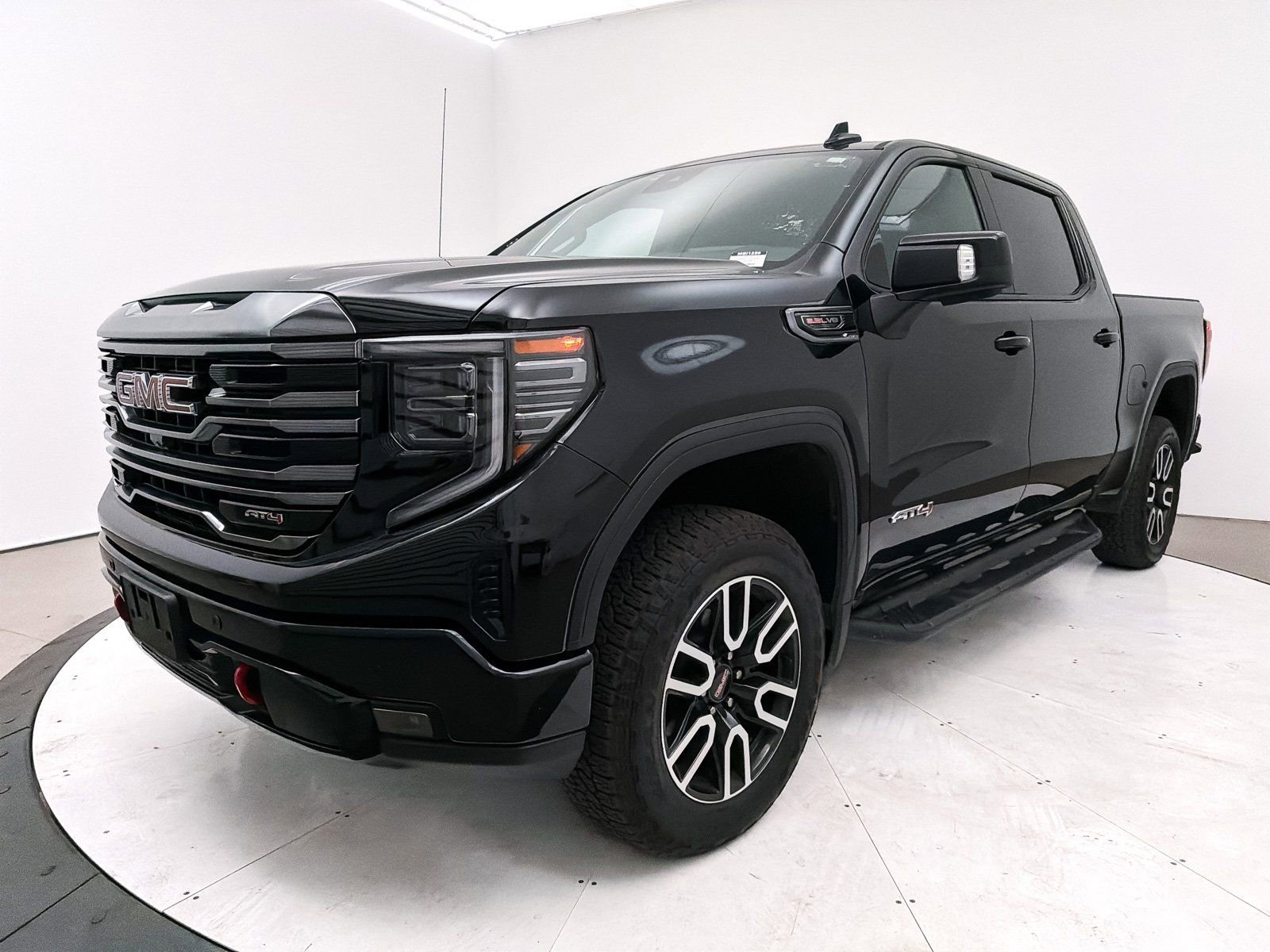 Used 2024 GMC Sierra 1500 AT4 w/ Technology Package image 14