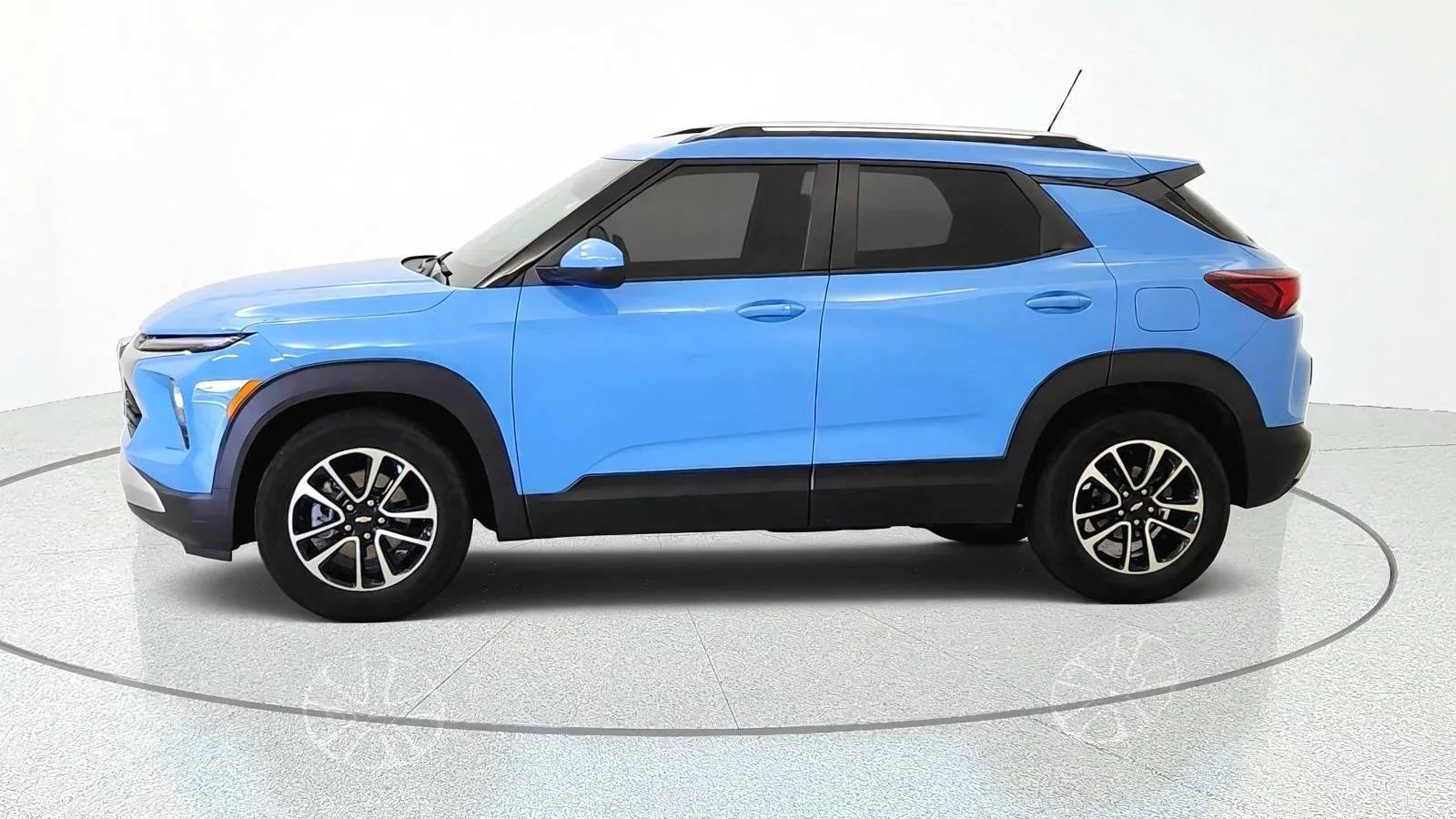 Used 2024 Chevrolet TrailBlazer LT w/ LT Cold Weather Package FWD image 5