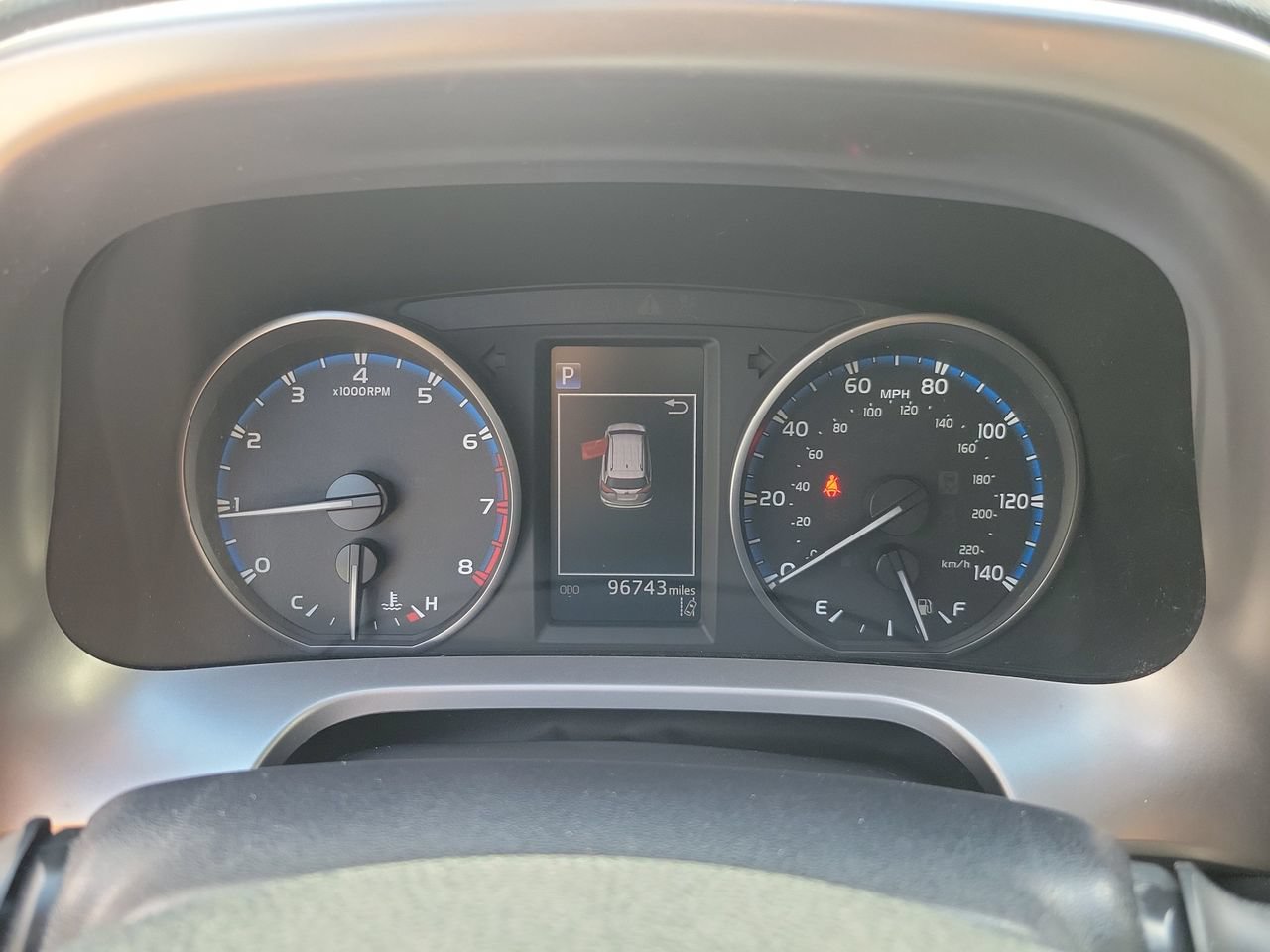 Used 2018 Toyota RAV4 LE FWD image 21