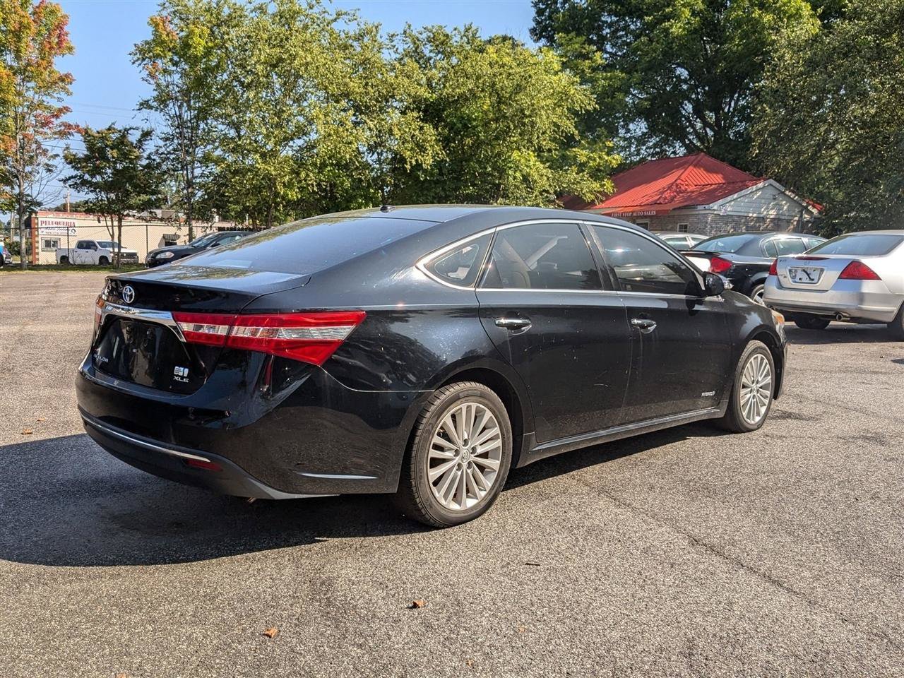 Used 2013 Toyota Avalon XLE Touring FWD image 8
