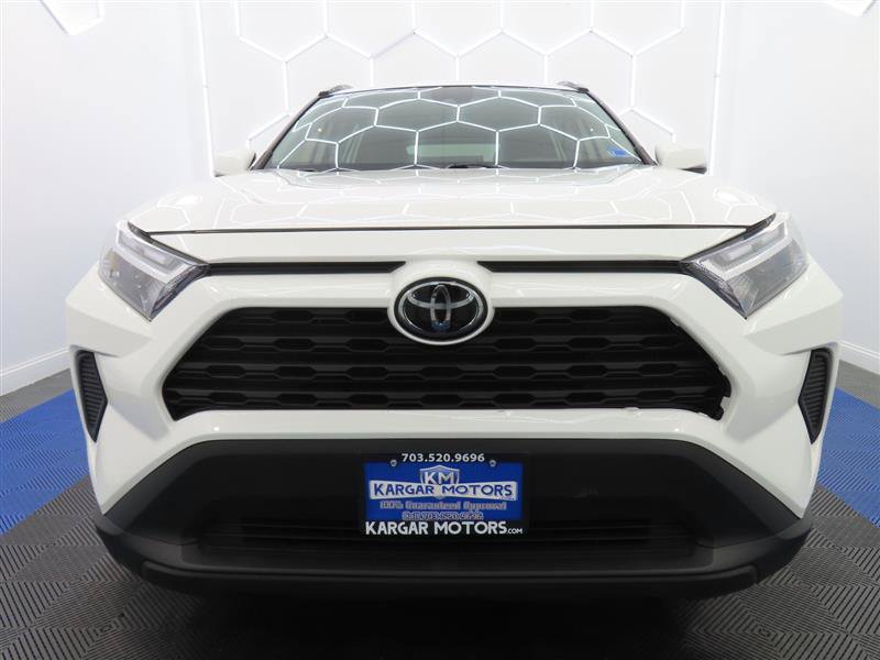 Used 2022 Toyota RAV4 XLE FWD image 4