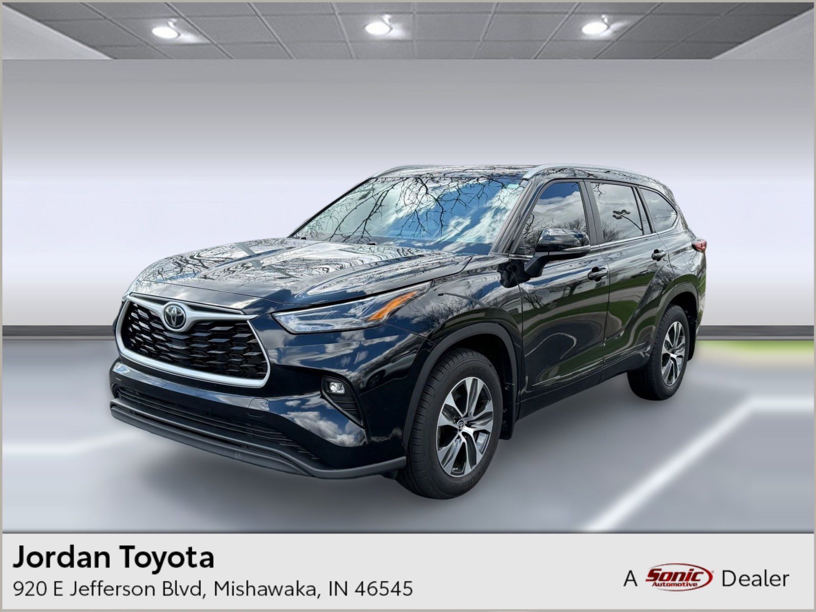 Used 2023 Toyota Highlander XLE image 1
