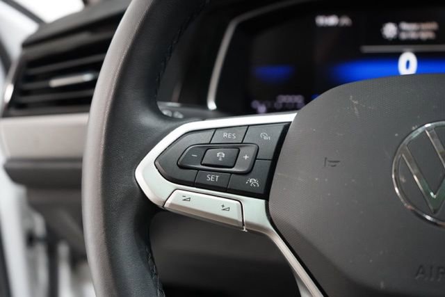 Used 2024 Volkswagen Jetta SE image 23