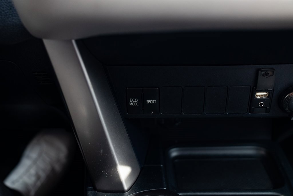 Used 2018 Toyota RAV4 XLE image 16