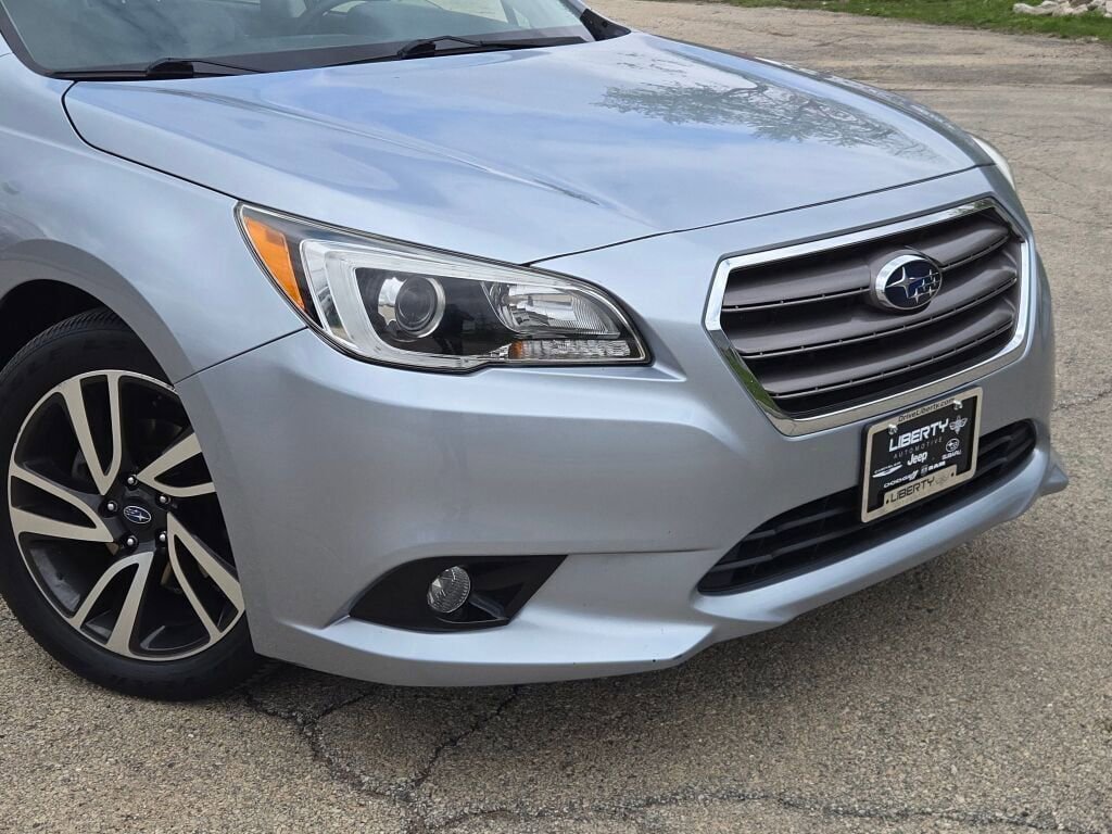 Used 2017 Subaru Legacy 2.5i Sport AWD/4WD image 2