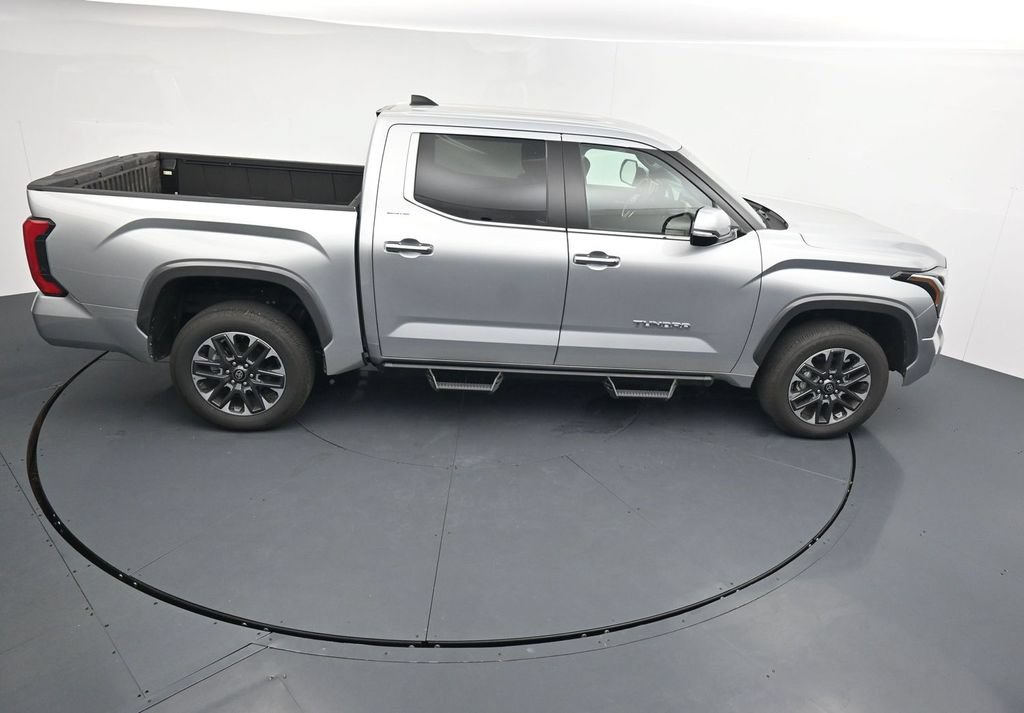 Used 2026 Toyota Tundra Limited AWD/4WD image 17