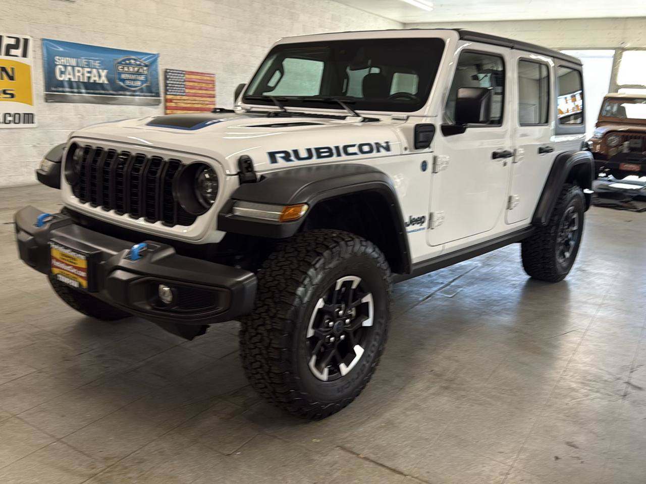 Used 2024 Jeep Wrangler Unlimited Rubicon 4xe w/ Technology Group AWD/4WD image 98