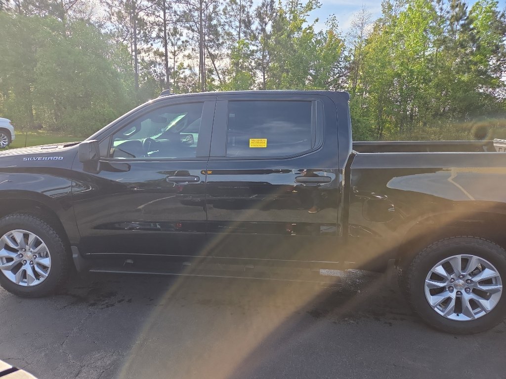 Used 2026 Chevrolet Silverado 1500 Custom image 3