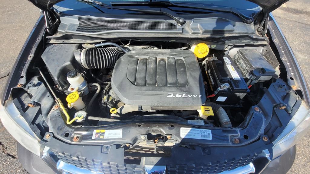 Used 2015 Dodge Grand Caravan SXT FWD image 18