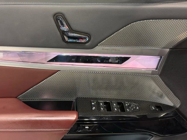 Used 2025 BMW 760i xDrive w/ Executive Package image 75