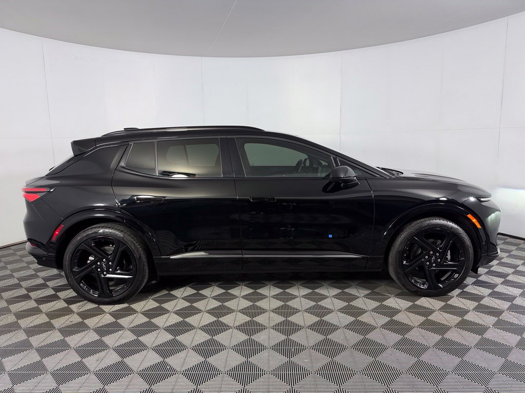 Used 2024 Chevrolet Equinox EV RS FWD image 7