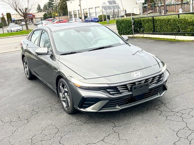 New 2025 Hyundai Elantra SEL image 5