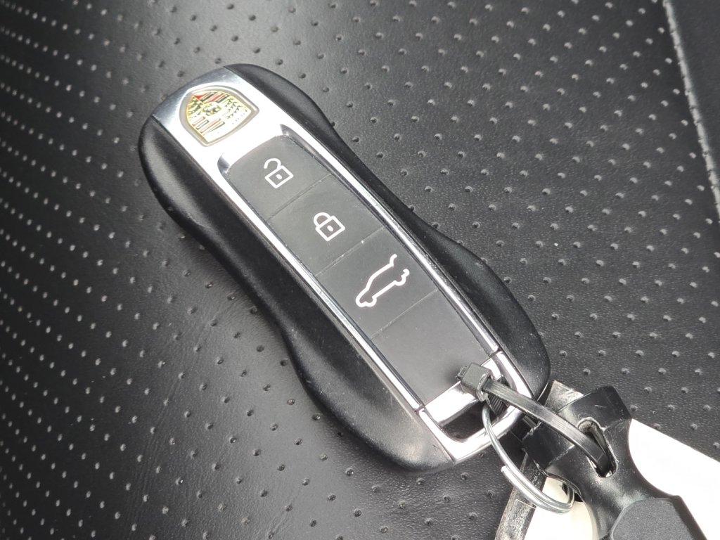 Certified 2023 Porsche Cayenne image 43