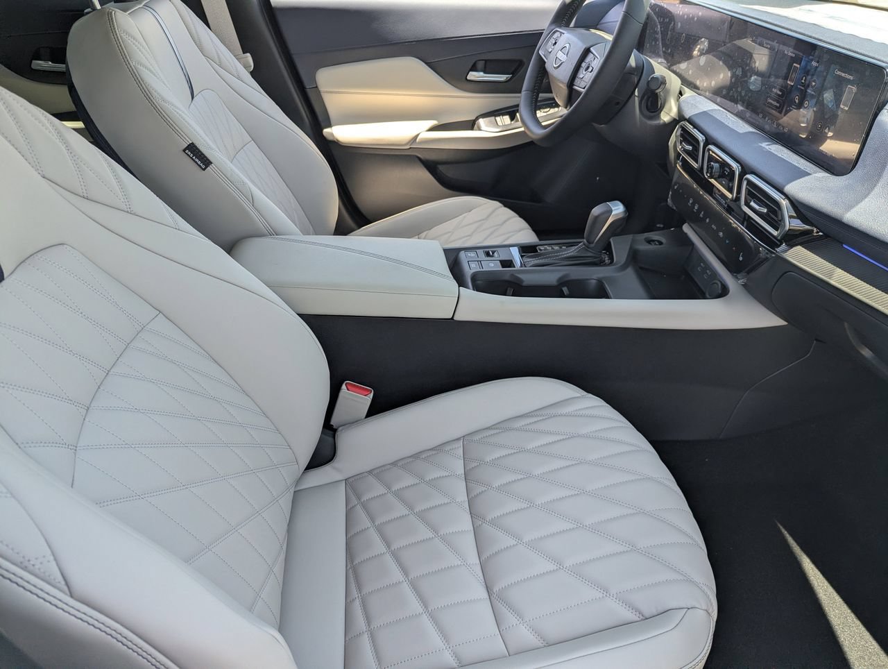 New 2026 Nissan Sentra SL w/ Floor Mat Package FWD image 27