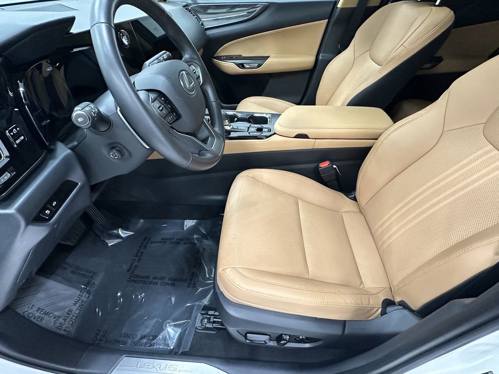 Used 2025 Lexus NX 250 FWD w/ Premium Package image 9