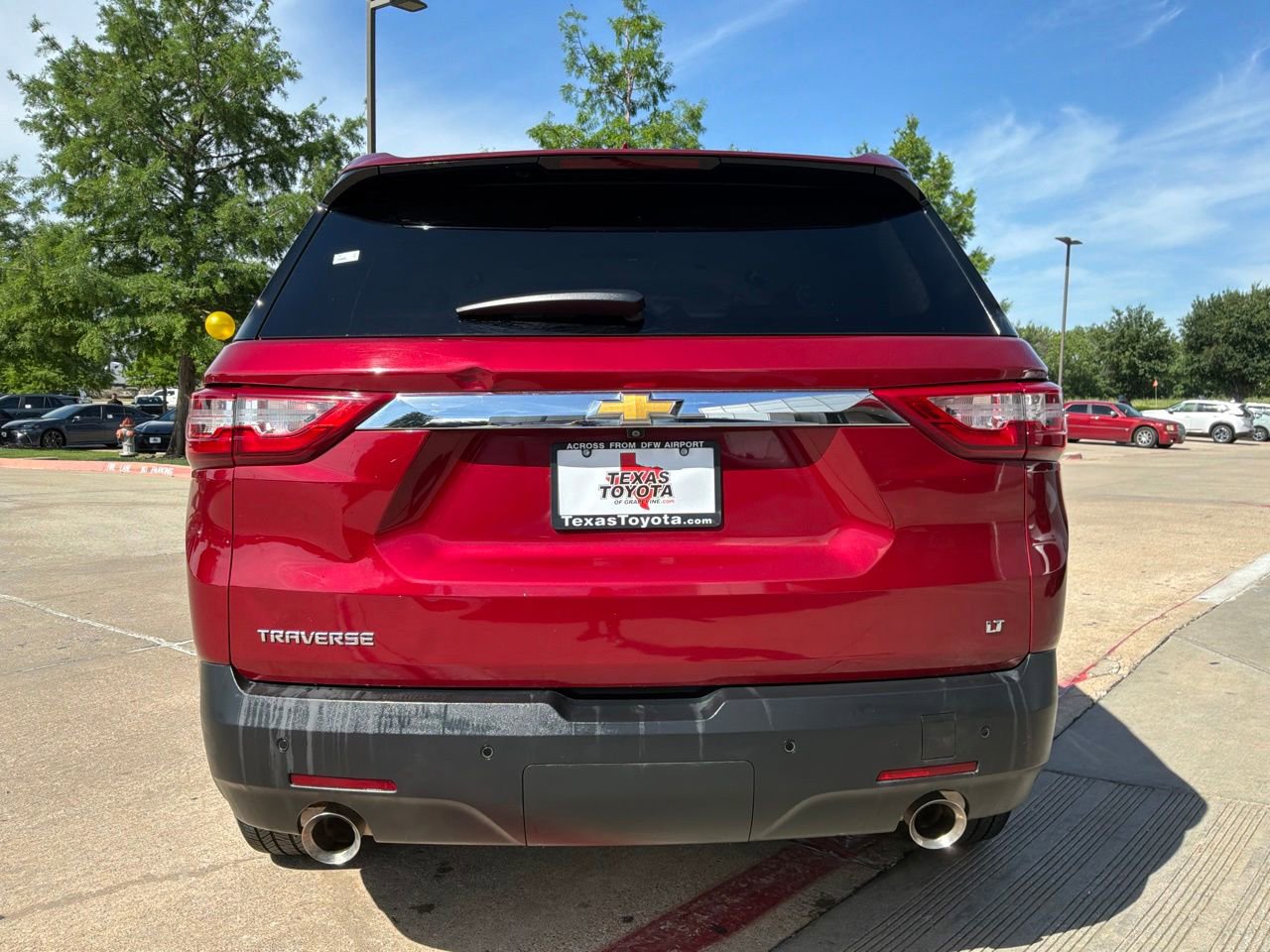 Used 2020 Chevrolet Traverse LT FWD image 7