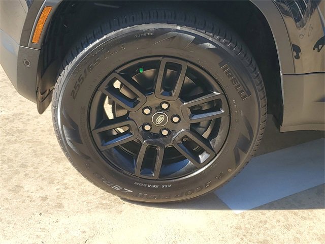 Used 2025 Land Rover Defender 110 S image 11