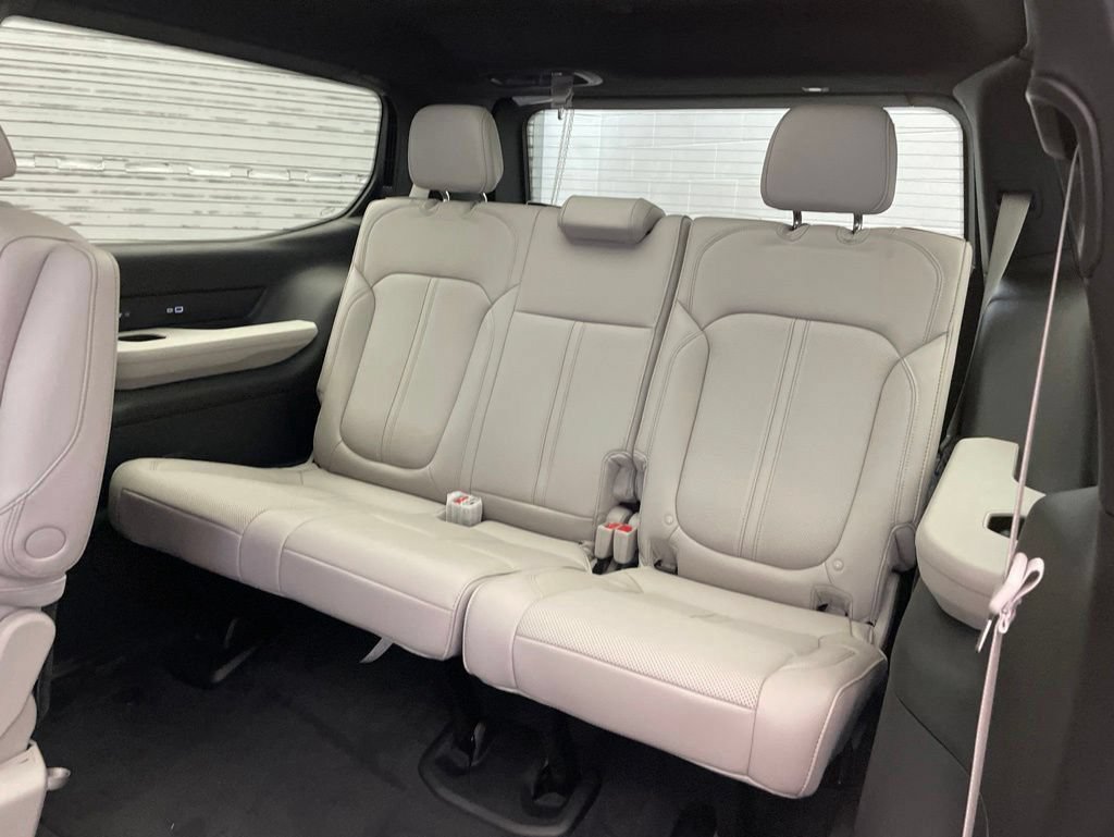 New 2026 Jeep Grand Wagoneer 2WD w/ Premium Group I image 20