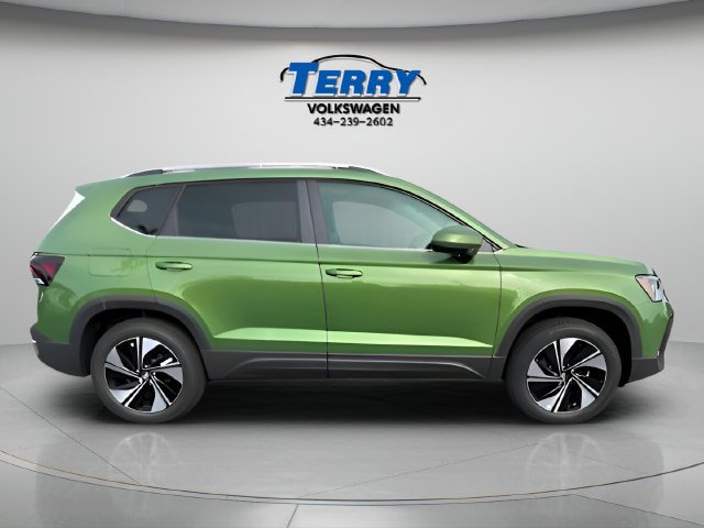 New 2026 Volkswagen Taos SE AWD/4WD image 1