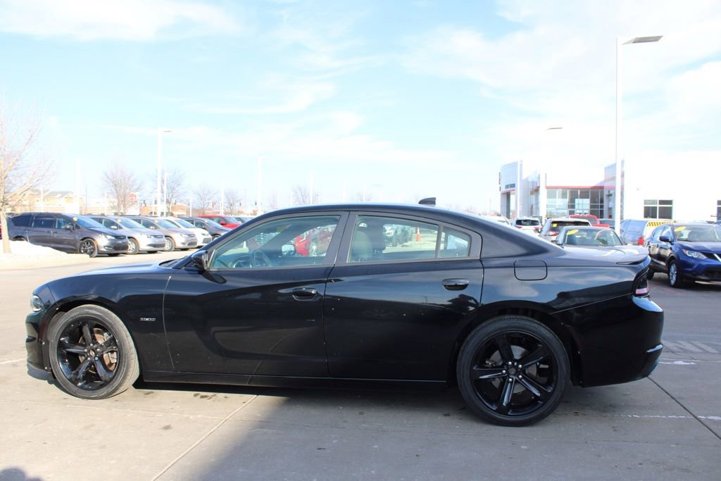 Used 2017 Dodge Charger R/T image 4