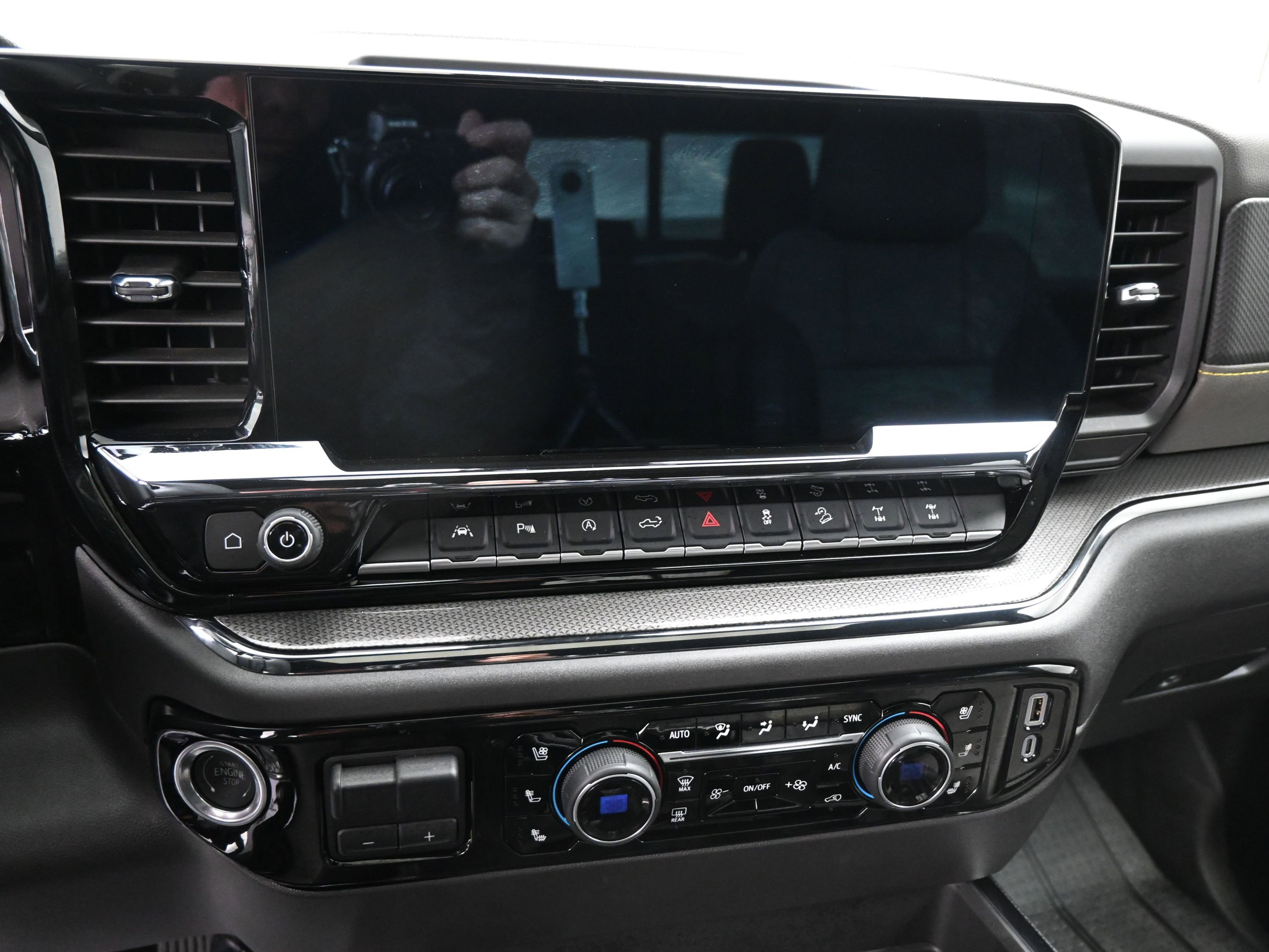 Certified 2025 Chevrolet Silverado 1500 ZR2 w/ Technology Package image 16