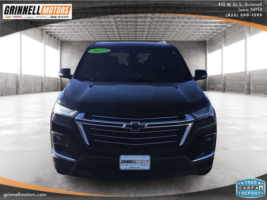 Used 2023 Chevrolet Traverse LT image 2