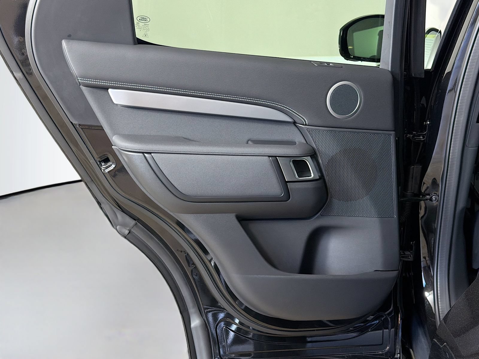 New 2026 Land Rover Discovery Dynamic SE AWD/4WD image 26