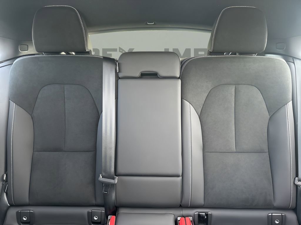 Used 2023 Volvo C40 P8 Recharge Ultimate image 13