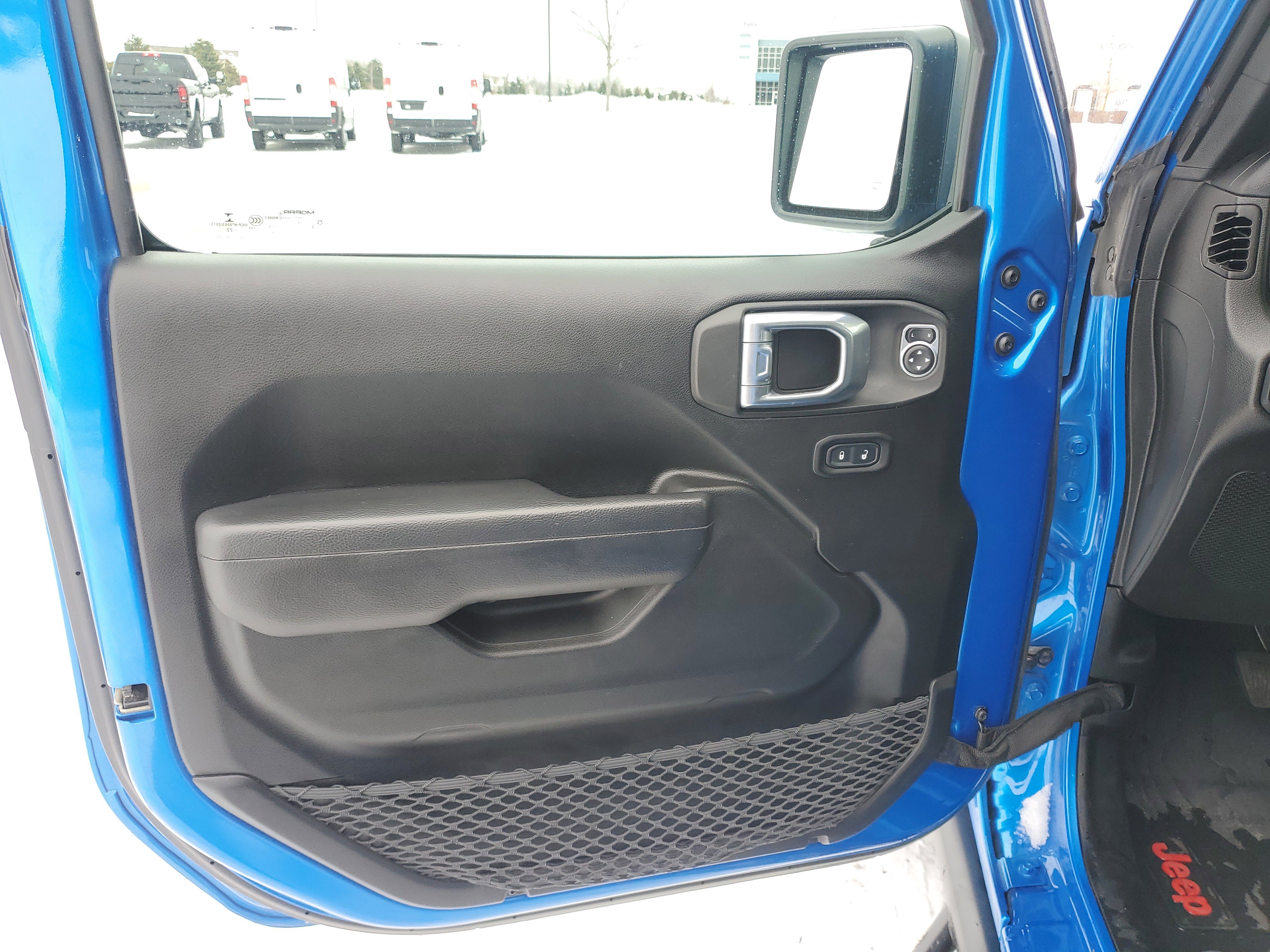 Used 2022 Jeep Gladiator Sport image 15