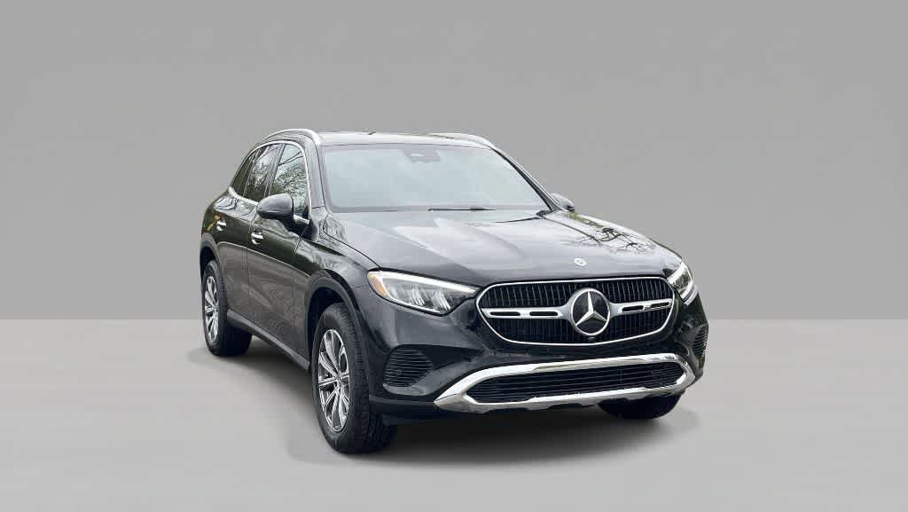 Used 2026 Mercedes-Benz GLC 300 4MATIC image 2
